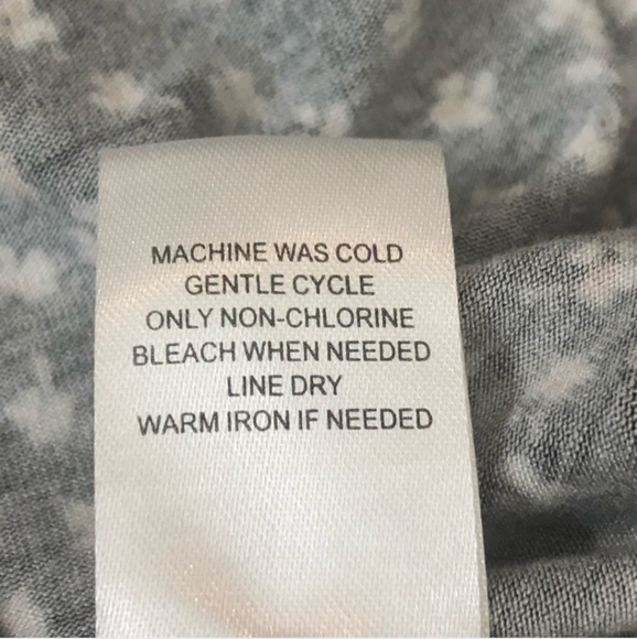 Daniel Rainn Black Top Tiny Flower Print Ruffle Accent Size PS - Picture 6 of 8